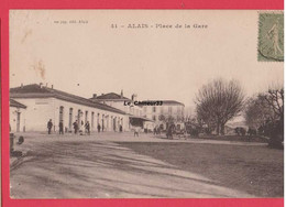 30 - ALES ( ALAIS )---Place De La Gare----animé - Alès