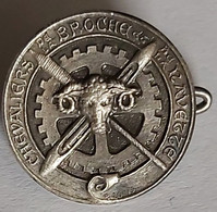 CHEVALIERS DE LA BROCHE RAVEZZE ??? Fencing  PIN A6/6 - Esgrima