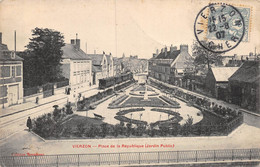 22-2025 : VIERZON. PLACE REPUBLIQUE - Vierzon