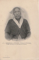 MIREBEAU-en-POITOU. - Femme De Champigny Coiffée Du Cayon Ou Bourrelet Ou Cornette - Mirebeau