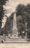 MIREBEAU. - Le Monument Aux Morts - Mirebeau