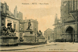 Metz * La Place D'armes * Café Hôtel - Metz