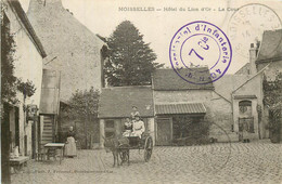 MOISSELLLES La Cour De L'hôtel Du Lion D'Or - Moisselles