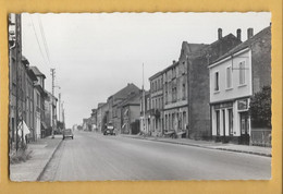 C.P.M.  HAGONDANGE / Ancienne Gendarmerie Sur La Droite - Hagondange