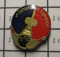 710a Pin's Pins / Beau Et Rare / THEME : SPORTS / BOWLING OF PARIS 5 BOWLINGS SYMPAS TOUR EIFFEL - Bowling