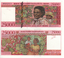 MADAGASCAR  Attractive  25'000 Francs = 5'000 Ariary   P82    1988  "woman With Child & Tropical Fruit"  UNC. - Madagascar