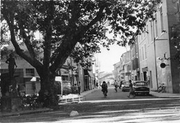 84-SORGUES-RUE DES REMPARTS - Sorgues