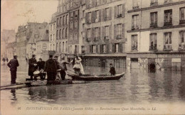 PARIS   ( 75 )   INONDATIONS DE PARIS . ( JANVIER 1910 ) RAVITAILLEMENT QUAI MONTEBELLO - Inondations