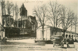 La Sauve Majeure * Hôtel De Ville , La Halle Et Ancienne Abbaye * Voiture Automobile Ancienne - Other & Unclassified