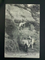 SOUVENIR DES ROCHERS DE LA VALLÉE DE L’OURTHE « 1905 LES TOURISTES A LA BESOGNE « ANIMÉE E.C.nº 90. - Esneux