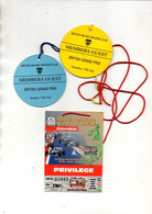 Badge Carton Silverstone 1996 Grand Prix Privilege Avec 2 Badges British Racing Drvers Club - Automobile - F1