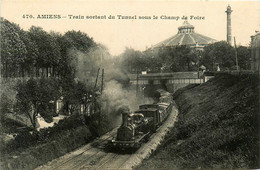 Amiens * Le Train Sortant Du Tunnel Sous Le Champ De Foire * Ligne Chemin De Fer * Locomotive - Amiens