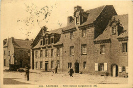 Locronan * Place Rue Et Vue Sur Les Maisons Bourgeoises De 1669 - Locronan