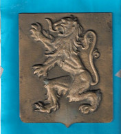 Ancien BLASON En Bronze Armoirie Lion Des FLANDRES - 1,8kgs , 16cm X 19,cm - Brons