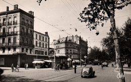 Toulouse - Le Carrefour Bayard - Les Boulevards, Juva 4 - Edition Pendaries - Carte Cely N° 57 CPSM - Toulouse