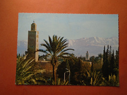 CPSM  MAROC  MARRAKECH KOUTOUBIA ET GRAND ATLAS    VOYAGEE 1972 TIMBRE  FLAMME - Marrakech