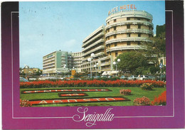 AB3920 Senigallia (Ancona) - Piazza Della Libertà - Hotel Palace - Auto Cars Voitures - Fiori Fleurs Flowers / Viaggiata - Senigallia