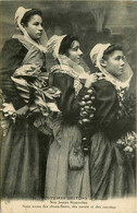 Roscoff * Jeunes Femmes Roscovites * Coiffe Et Costume - Roscoff