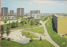 Delcampe - D95 - GONESSE - "LA FAUCONNIÈRE" - VUE GÉNÉRALE ET SQUARE DE LA GARENNE - CPM Colorisée Grand Format - Gonesse