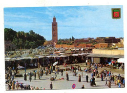 AK 050144 MAROC - Marrakech - Ülace Djemaa El Fna Et La Koutoubia - Marrakech