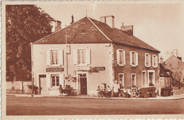 Sancergues  18  Hotel Restaurant De L'Esperance-(PORTE  Proprietaire Avec Sa Terrasse Tres Animée - Sancergues