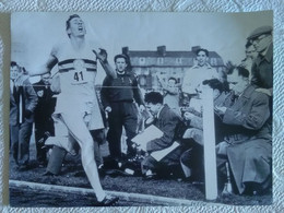 PHOTOGRAPHIE SPORT ATHLETISME "1954 OXFORD BANNISTER RECORD DU MONDE DU MILE SOUS LES 4 MINUTES" - Atletiek