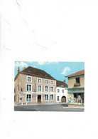 CP 63 MONTAIGUT -en- COMBRAILLE    Ac CR  633155  L'hotel  Du Coq D'or , à Droite Librairie  - 982 Habitants - Montaigut