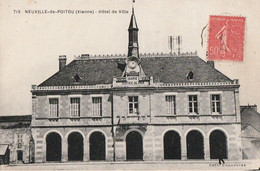 NEUVILLE-de-POITOU. - Hôtel De Ville - Neuville En Poitou