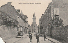 NEUVILLE-de-POITOU. - Rue Victor Hugo. Cliché Très RARE - Neuville En Poitou