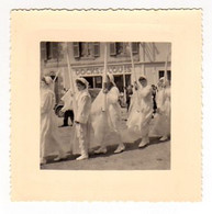 S17-047 Photographie - Languidic - Défilé De Communiantes En 1956 - Lugares