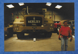 Photographie Entrepôt Ou Garage Avec Camoin Berliet 700 T 100 ( Exploitation Du Pétrole ) - Camion