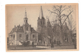 Hilversum, Kerkbrink Met Gooisch Museum En Ned. Herv. Kerk - Hilversum