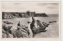 DEPT 85 : édit. Nouvelles Galeries Insulaires N° 4 : Ile D'Yeu La Cote Sauvage Et Le Vieux Château - Ile D'Yeu