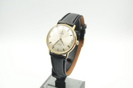 Watches : VERDAL 17 JEWELS INCABLOC HANDWIND - Original - Running - 1960s - Relojes De Lujo