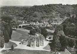 CPSM Acquigny  Château D'Acquigny Au Bord De L'Eure - Acquigny