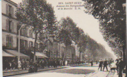 (93) SAINT-OUEN . Avenue Des Batignolles Et Le Marché (Bar Du Marché) Animée - Saint Ouen