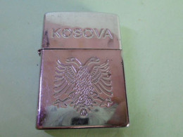 BRIQUET KOSOVA LIGHTER Feuerzeug ENCENDEDOR ACCENDINO AANSTEKER 打火机 Léttari ライター - Autres & Non Classés