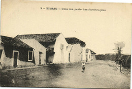 PC GUINÉE PORTUGAISE, BISSAU, UME RUA PERTO, Vintage Postcard (b38679) - Guinea Bissau