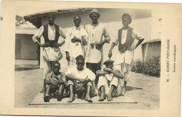 PC GUINÉE PORTUGAISE, JEUNES MANDINGUES, Vintage Postcard (b38684) - Guinea-Bissau