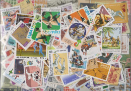 Motives 100 Different Martial Arts Stamps - Non Classés