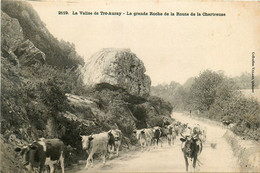 Auray * La Vallée De Tré Auray * La Grande Roche De La Route De La Chartreuse * Troupeau Bovin - Auray