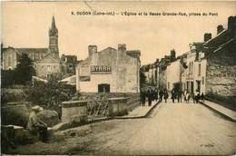 Oudon * La Basse Grande Rue Et Vue Sur L'église , Prise Du Pont * Villageois - Oudon