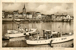 Les Sables D'olonne * Le Port Vers La Chaume * Bateau Pêche Pêcheurs * Yacht ? - Sables D'Olonne