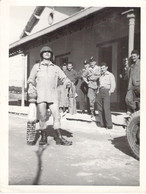 Photographie D'un Militaire Sans Son Pantalon Avec Un Casque - Photo Humour Militaria - Format 9x12cm - Krieg, Militär