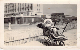 Lot De 3 Petites Photos - Bébés Dans Des Landaus - Photo Enfant - - Anonyme Personen