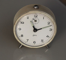Réveil Ancien JAPY - Alarm Clocks