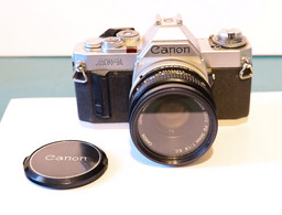 CANON AV1 ET SIGMA 28/2.8 ET MAKINON 28/80 - Fotoapparate