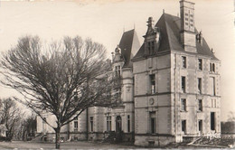 VOUNEUIL-sous-BIARD. - Château De Boivre. Centre D'éducation Physique Et Sportive De L'Académie De Poitiers - Vouneuil Sous Biard