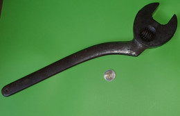 Ancien OUTIL Spécial - CLEF à MOLETTE Géante 40 - Facom - Métal - "Laissé Dans Son Jus" - 1.6 Kg - Vers 1900-1930 - Autres Appareils