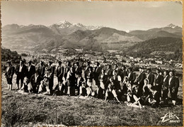 Bagnères De Luchon - Groupe De Chanteurs Et Danseurs Montagnards - Costumes Coiffes - édition Alix - Luchon